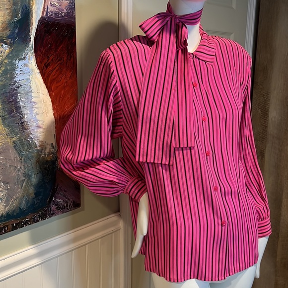 Vintage 80s Rino Rossi Barbie Hot Pink & Black Pinstripe Silk Blouse, Bow Tie - Picture 4 of 10